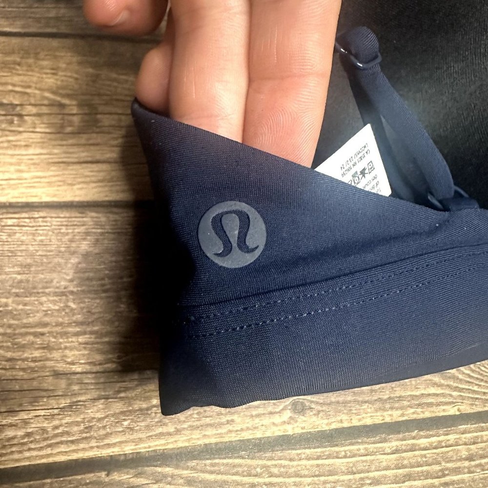 Lululemon Waterside Swim Top C Cup NWT Size 6 Small (True Navy) - Picture 5 of 9